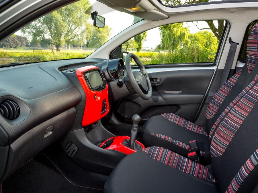  Citroen C1 Airscape 5-Door 2014 года  (UK) (фото 4 из 14)